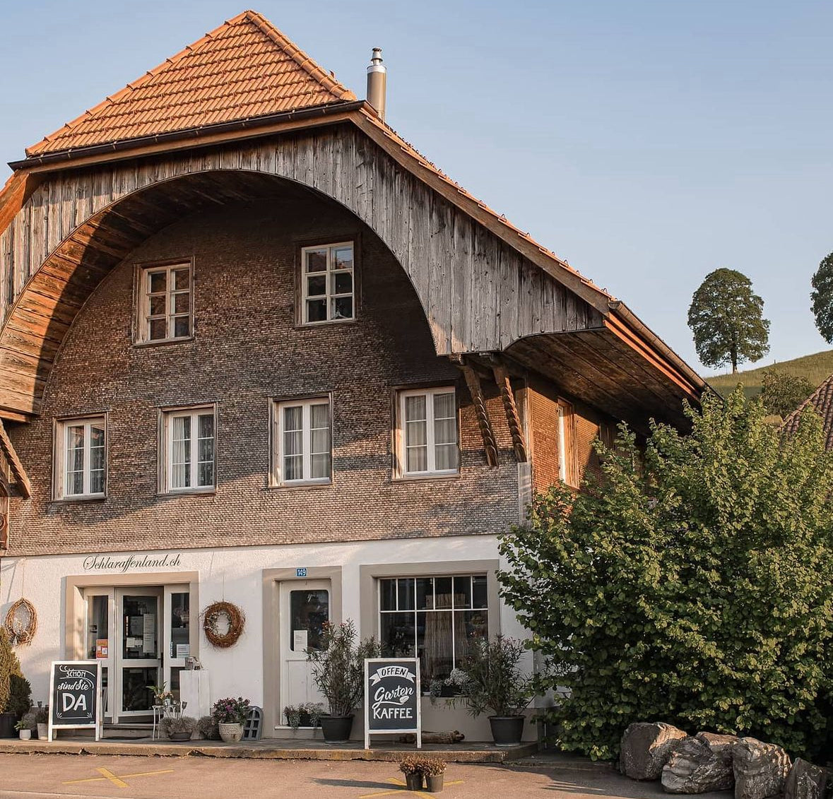Bild: Neueröffnung in Baar: Entdecke unseren Showroom & Boutique mit Herz!