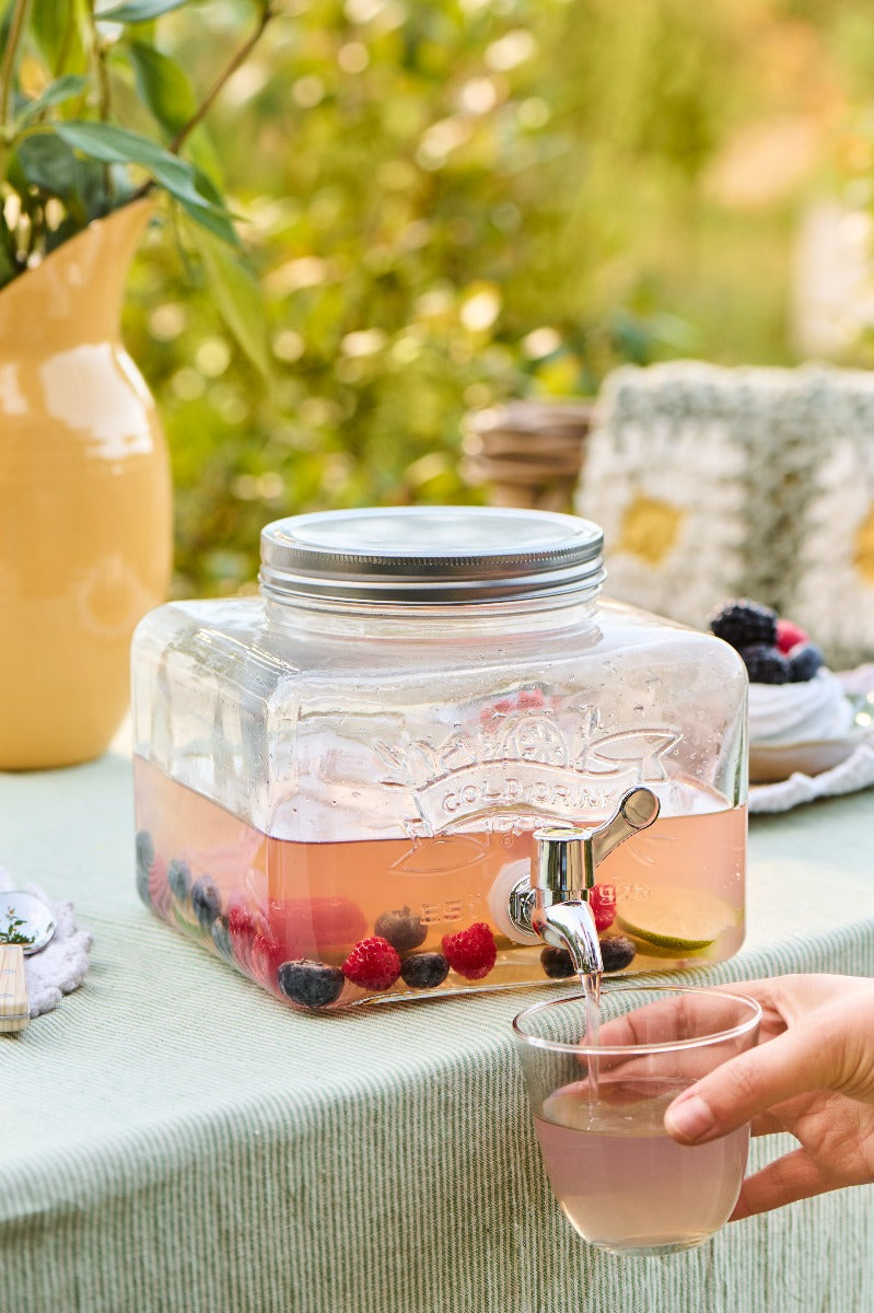 Stilvoller Saft- und Wasserspender