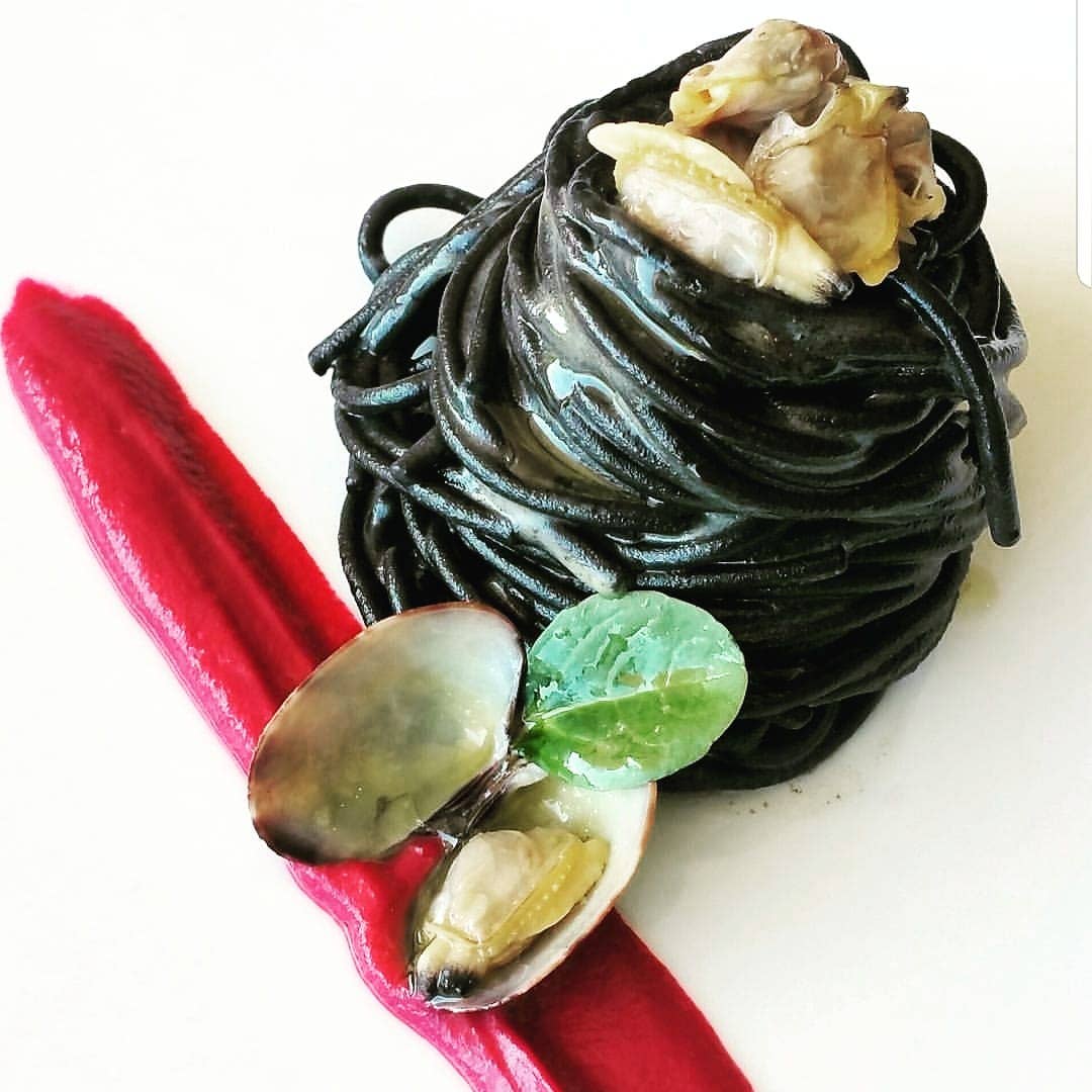 Handgemachte Pasta Linguine mit Sepiatinte 250 g