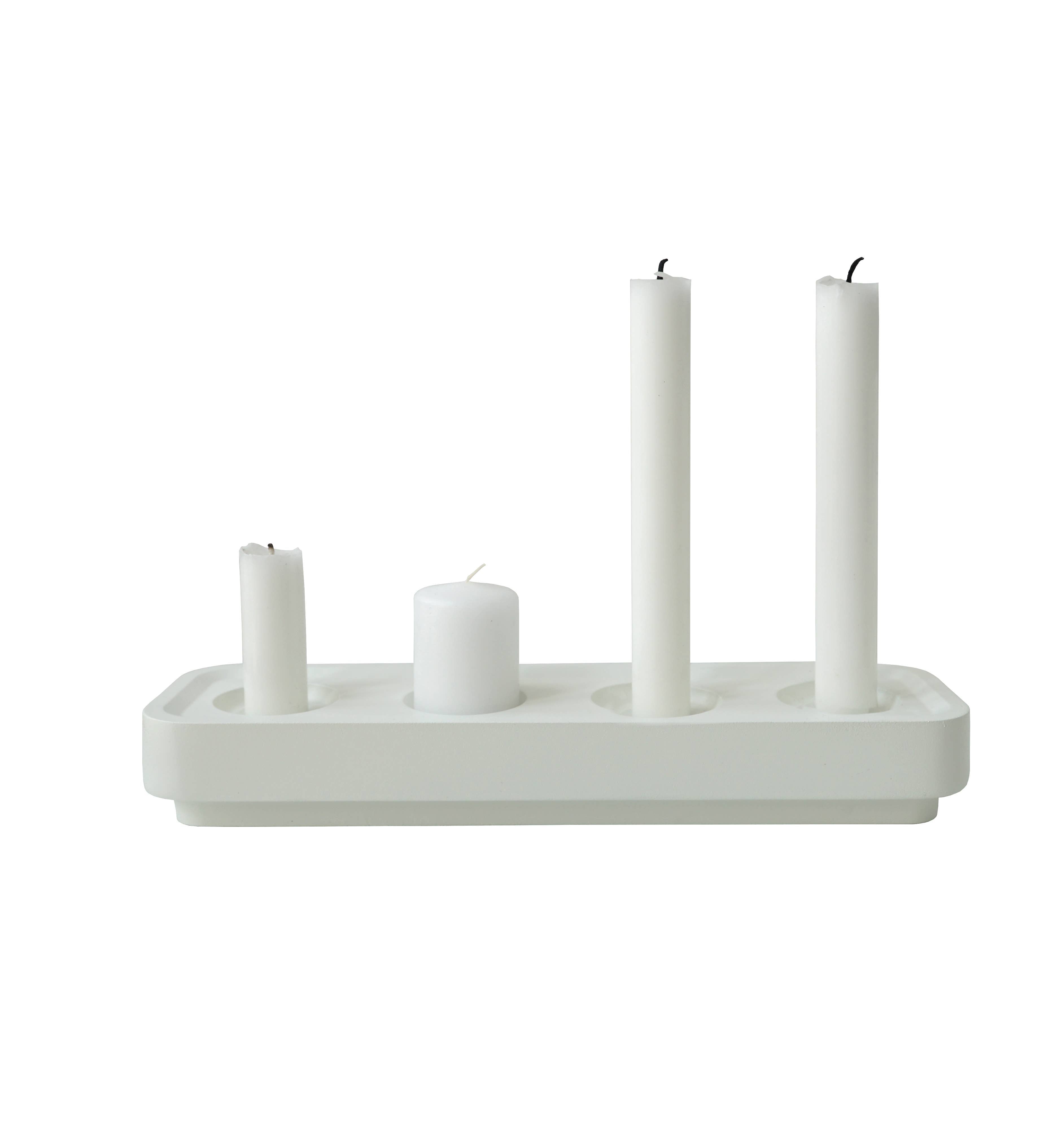 Kerzenhalter aus recyceltem Material — vier Kerzen in einer Reihe: Rohes Aluminium / 29,5 x 8,5 x 4 cm