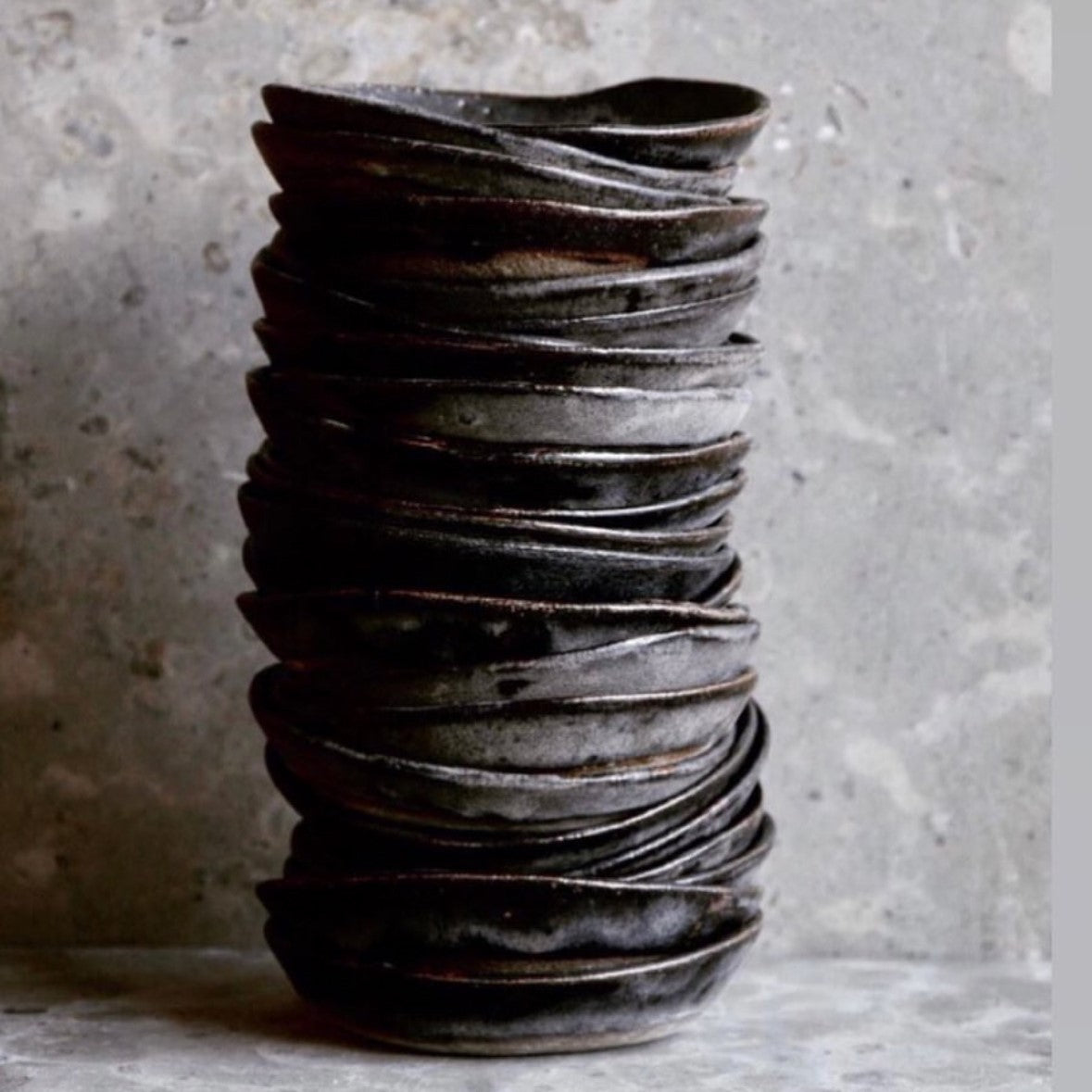 FLOW Dinner Plate Bowl rust