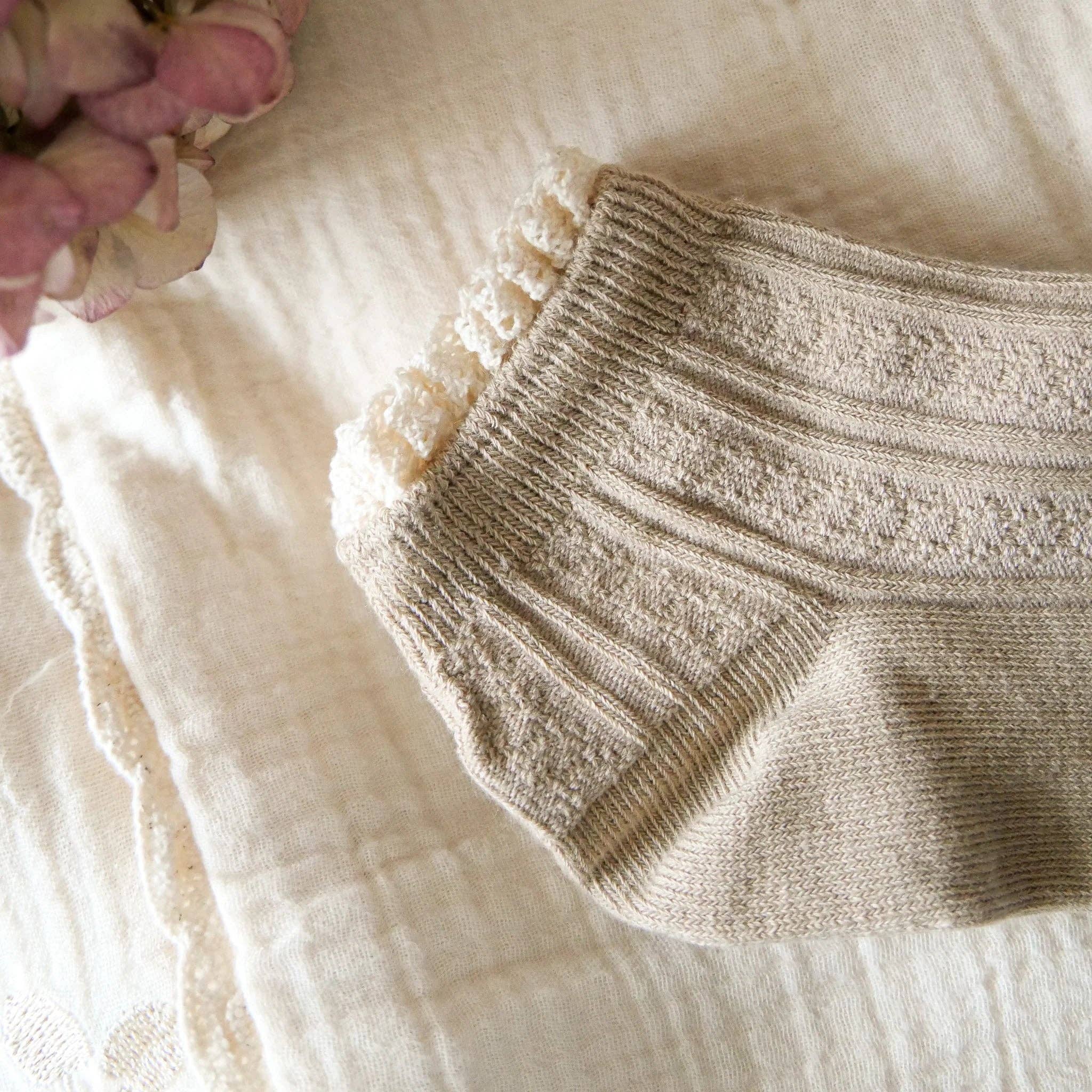 Makramee-Kurzsocken: Salbei grün