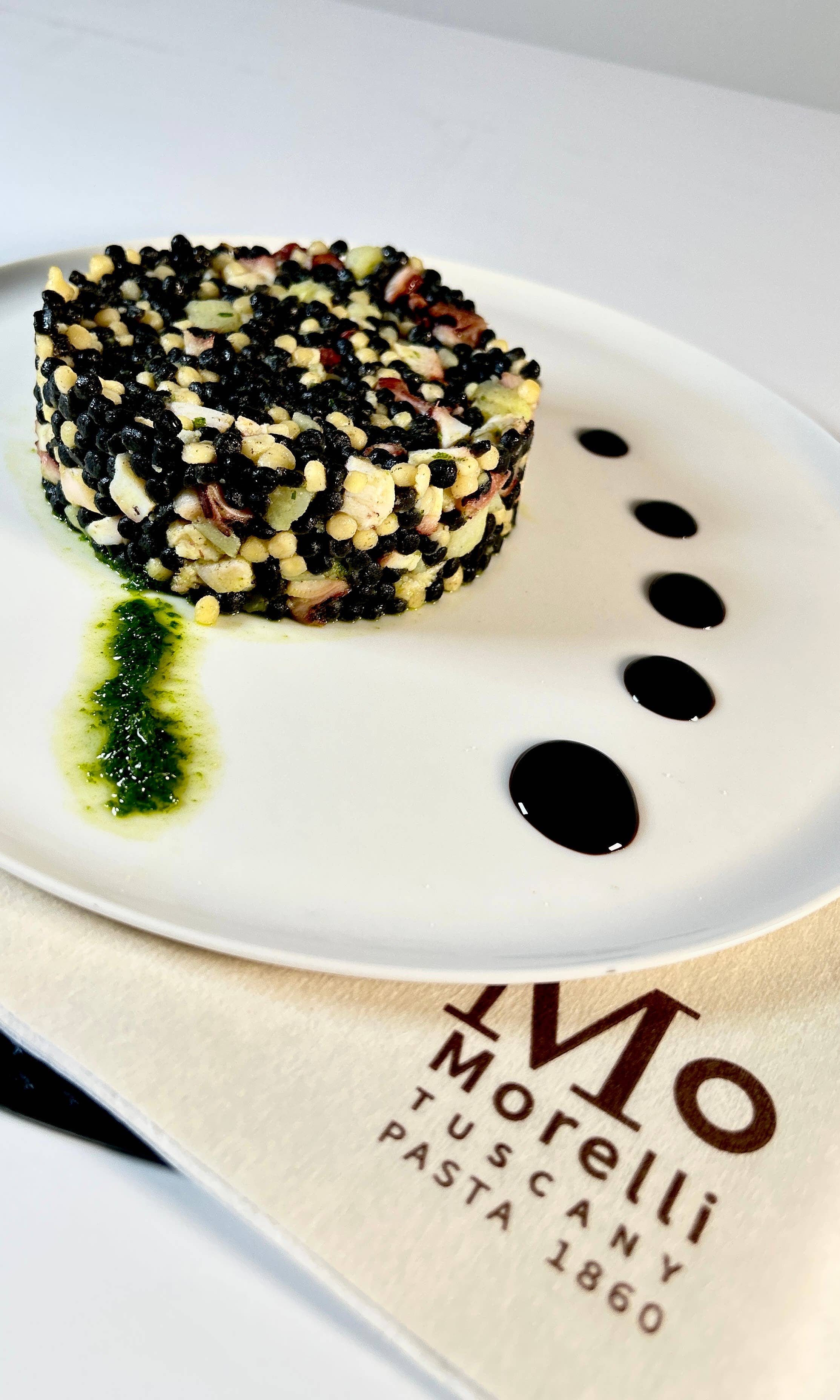 Handgemachte Pasta Fregula mit Sepiatinte 500g