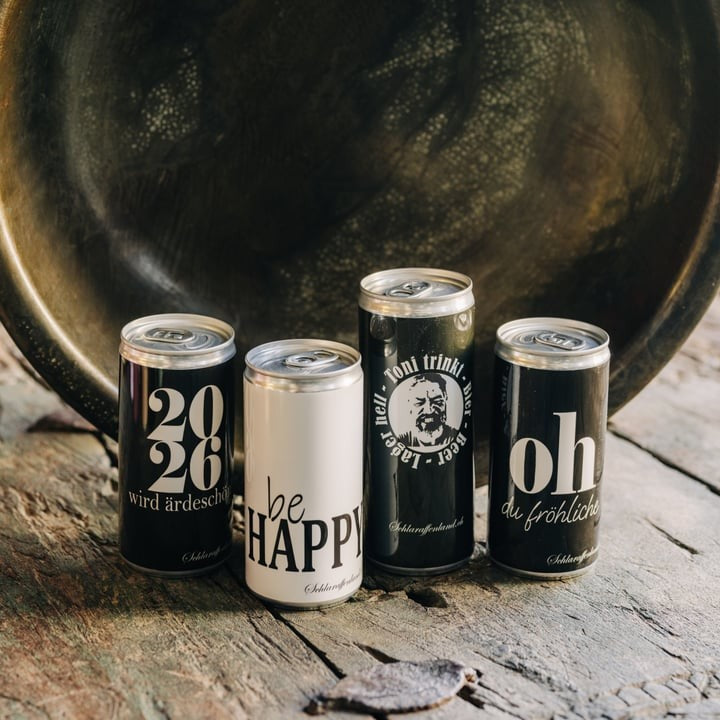 Toni trinkt Bier - premium Lager in der Dose